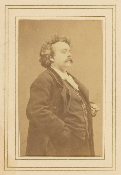 Carrien Bellevue od Etienne Carjat