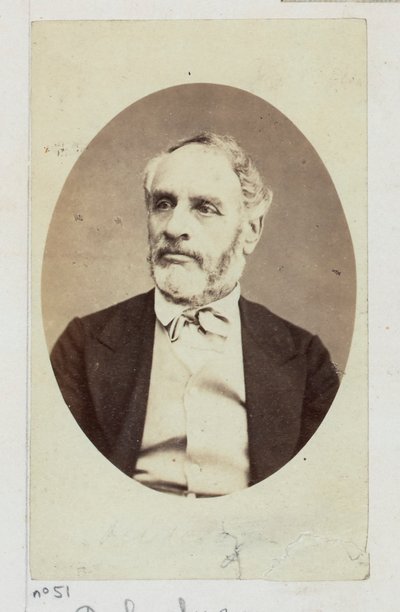 Delescluze Louis Charles (1809-1871). Novinář, za své demokratické a sociálně revoluční myšlenky byl několikrát odsouzen, k pokutám a věznění v Cayenne (1830). Zvolen do rady Komuny, člen výboru... od Etienne Carjat