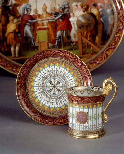 Servírovací porcelánový šálek s podšálkem vyrobený z čokolády. Realizoval Etienne Charles Leguay (1762-1846) 1835 Sevres, porcelánka od Etienne-Charles Leguay