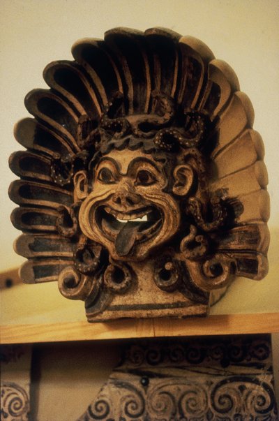 Antefix v podobě hlavy Gorgony (terakota) od Etruscan