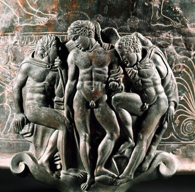 Etruské umění: detail nohy bronzového Ficoroni Cistus představujícího Herkula, Iolaa a Erose mezi nimi. Z Preneste (Palestrina). 340 před naším letopočtem. Museo Nazionale di Villa Giulia, Řím od Etruscan