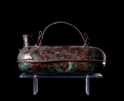 Etruská civilizace: bronzový askos z hrobky Bronze Char ve Vulci, 680-670 před naším letopočtem od Etruscan