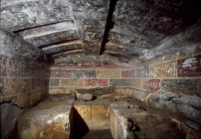 Etruská civilizace: uvnitř hrobky Francois v nekropoli Ponte Rotto, 4. století před naším letopočtem. Vulci, Itálie od Etruscan