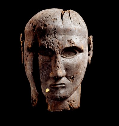 Hlava muže, dřevěná plastika se stopou zlata, 7. století př. Kr od Etruscan