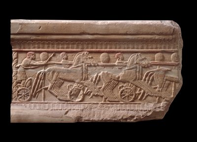 Reliéf se závodem vozů z mramorového milníku z Chiusi, Itálie, 6. století př. n. l. od Etruscan