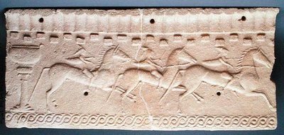 Plaketa s reliéfem jezdců (kámen) od Etruscan Etruscan