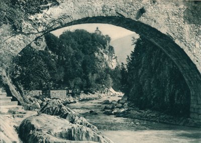 Řeka Passer a hrad Zeno, Merano, Jižní Tyrolsko, Itálie, 1927 od Eugen Poppel