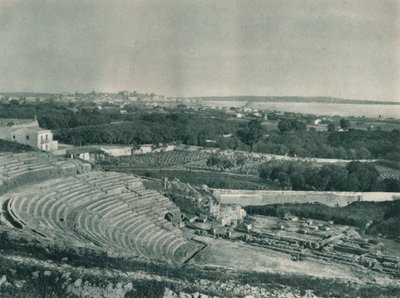 Pohled na město z řeckého divadla, Syrakusy, Sicílie, Itálie, 1927 od Eugen Poppel