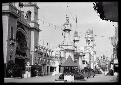 Luna Park, 1909 (dusičnan negativní) od Eugene Wemlinger