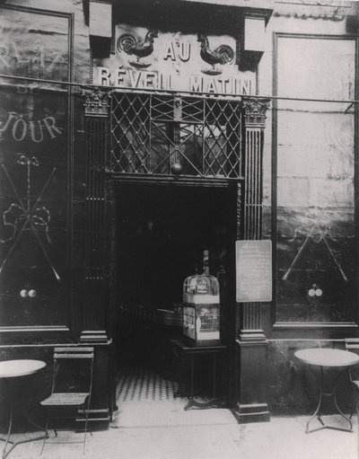 Au Réveil Matin, rue Amelot, 11th Arrondissement, Paříž od Eugène Atget
