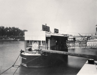 Loď na Seině od Eugène Atget