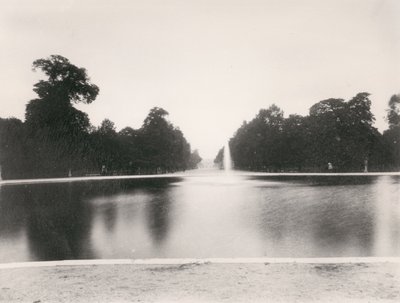 Jardin des Tuileries od Eugène Atget