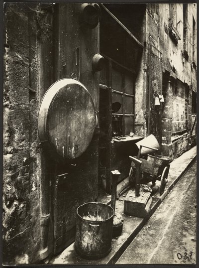 [Rue de la Reynie (Cínařský obchod, rue de la Reynie)] od Eugène Atget