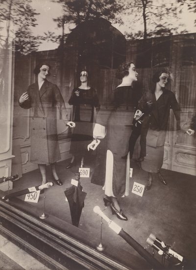 Storefront, avenue des Gobelins od Eugène Atget