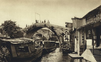 Čína, Most přes kanál v Kiahingu (čb fotografie) od European Photographer