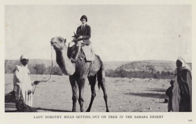 Lady Dorothy Millsová se vydává na trek v saharské poušti (černobílá fotografie) od European Photographer