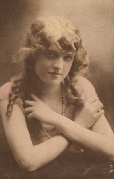 Portrét mladé ženy. (černobílá fotografie) od European Photographer