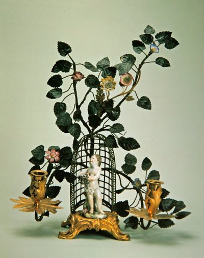 Cupid in a Garden (porcelán a kovovýroba) od European School