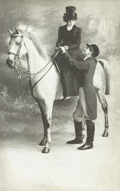 Žena a muž v jezdeckém oblečení (čb fotografie) od European School