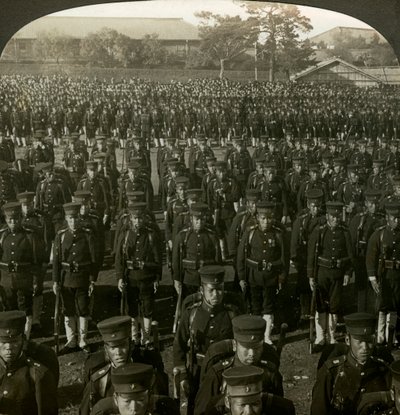Japonská pěchota na narozeninách císařů, Tokio, Japonsko. od Excelsior Stereoscopic Tours