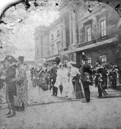 Recenze indických a koloniálních jednotek od HM krále, Buckinghamský palác, Londýn. od Excelsior Stereoscopic Tours