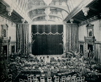 The Waterloo Chamber, Windsor Castle, zařízeno jako divadlo pro státní hry z roku 1891, c1891,1901 od Eyre and Spottiswoode