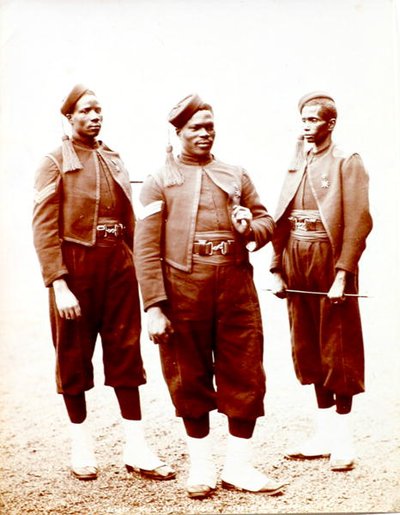 Hausa Sergeants Gold Coast, červen 1897 (tisk alba) od F.G.O. Stuart