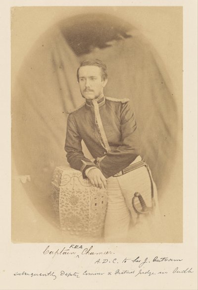 Kapitán F.E.A. Chamier, A.D.C. siru J. Outramovi, následně zástupci komisaře a okresního soudce v Oudhu od Felice Beato