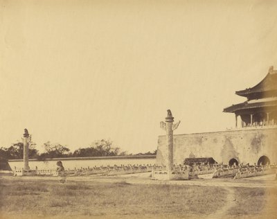 Vstup do Zimního paláce, Peking, říjen 1860 od Felice Beato