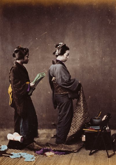 Japonské dámské oblékání, cca 1870-1880 od Felice Beato