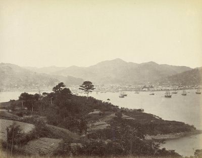 Nagasaki, pohled z protějšího kopce od Felice Beato