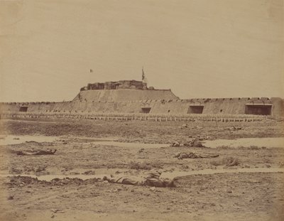 Zadní část severní pevnosti po jejím dobytí, ukazující ústup čínské armády, 21. srpna 1860 od Felice Beato