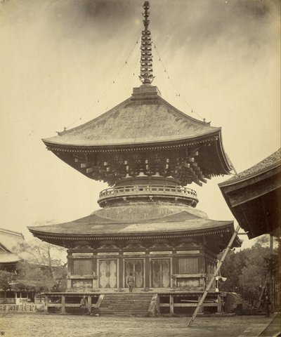 Jednopatrová pagoda, svatyně Hachiman, Kamakura od Felice Beato