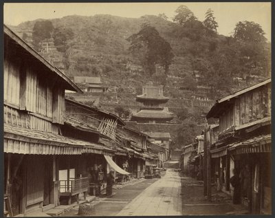 Temple Street, čtvrť Native Town, Nagasaki od Felice Beato