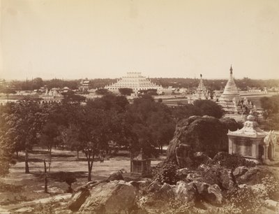Srovnatelná pagoda z Mandalay Hill od Felice Beato