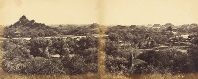 Pohled na císařský zimní palác, Pekin, ukazující umělý kopec, 29. října 1860 od Felice Beato