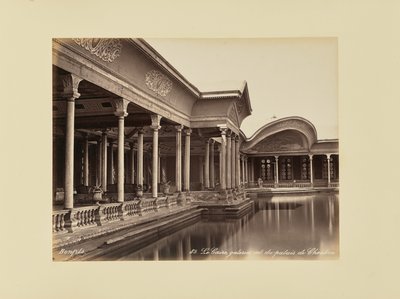 Káhira, vnitřní galerie paláce v Šubře od Félix Bonfils