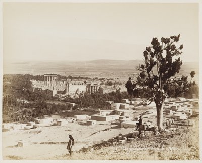 Celkový pohled na Baalbek, Sýrie #438 od Félix Bonfils