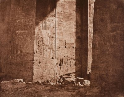 První pylon - francouzský nápis vytesaný na východním střílně v bodě H, ostrov Fila (Philae) od Félix Teynard