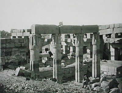 Ruiny v Karnaku, Théby, publikované kolem roku 1900 (hlubotisk) od Fils Goupil