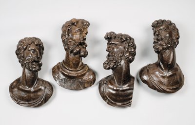 Soubor čtyř bust mužů, možná proroků, pravděpodobně Antverpy, polovina 16. století od Flemish School