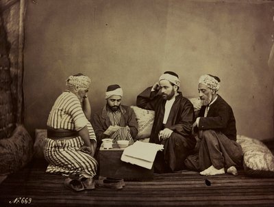 Album Damas et Baalbek : Skupina Syřanů sedících kolem stolu od Félix Bonfils