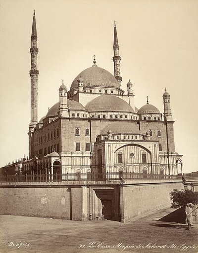 Mešita Muhammada Aliho, známá jako Alabastrová mešita, v Káhiře, Egypt od Félix Bonfils