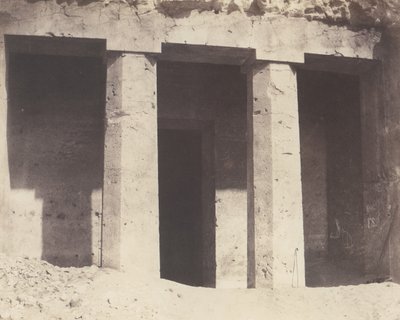 Béni-Haçan, Hypogean Architecture - Tomb of Amonei, 1851-52, tištěno 1853-54. od Félix Teynard