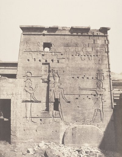 Ostrov Fileh Philæ, druhý pylon - východní část při pohledu z Pla..., 1851-52, tištěno 1853-54. od Félix Teynard