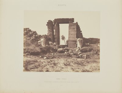 Karnak (Théby). První pylon - Ruiny brány a kolosů, pohled z bodu E od Félix Teynard