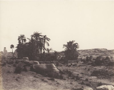 Karnak Thebes, Avenue of Sfinges - Celkový pohled převzatý z bodu G, 1851-52, vytištěno 1853-54. od Félix Teynard