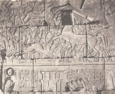 Karnak Théby, palácový uzávěr - detaily soch v bodě O, 1851-52, tištěné 1853-54. od Félix Teynard