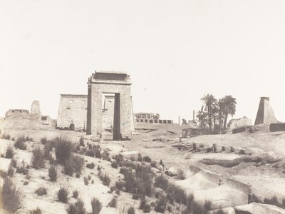 Karnak Théby, Celkový pohled na ruiny převzatý z bodu B, 1851-52, vytištěno 1853-54. od Félix Teynard