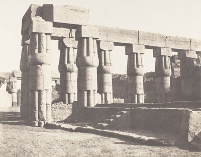 Louksor Thebes, Later Construction - Parallel Galleries, 1851-52, tištěno 1853-54. od Félix Teynard